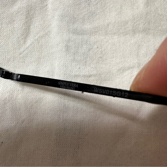 Simply Vera by Vera Wang Black Cat Eye Sunglasses - Picture 6 of 10